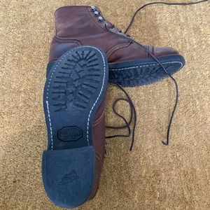Redwing iron ranger. Previously warn. In good condition. Tread in good shape.